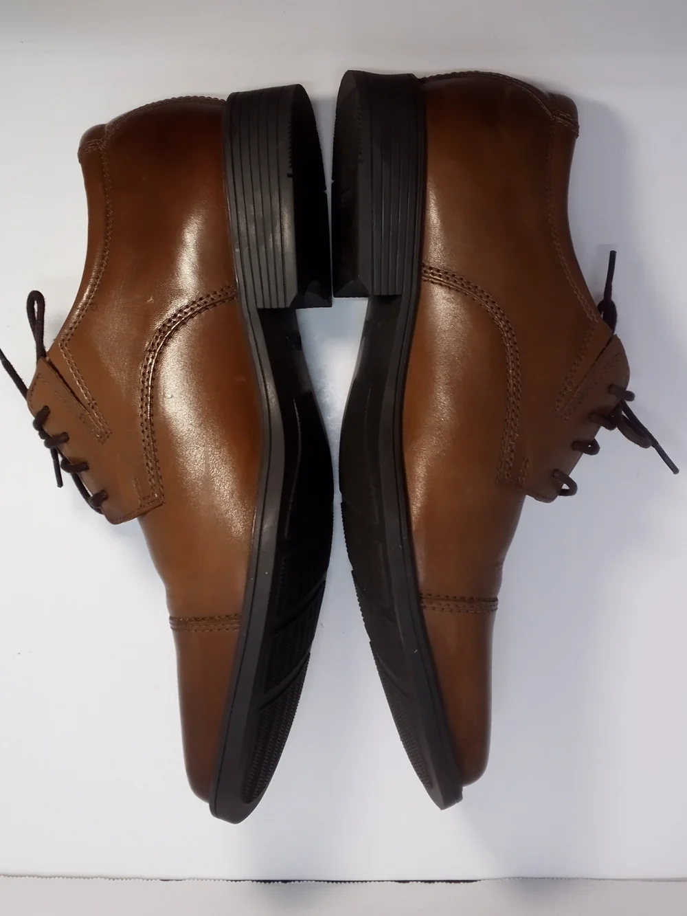 Clarks tan brown